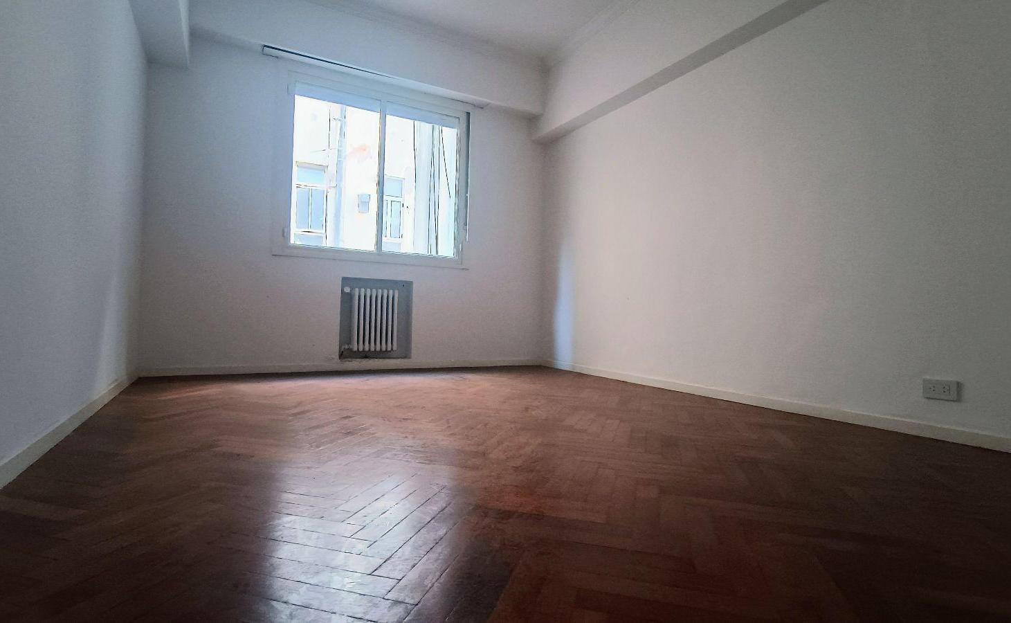Foto de Muy amplio 2 amb en edficio antiguo de categoría. Reciclado. Cerca de, imagen 3
