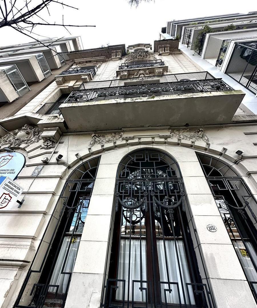 Foto de Edificio de estilo Francés de 4 plantas con ascensor. Excelente, único!, imagen 2