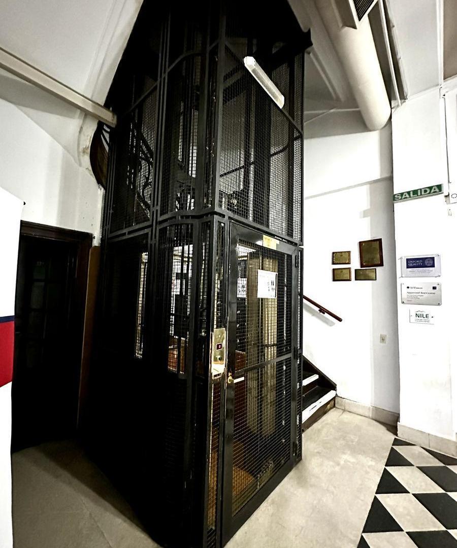 Foto de Edificio de estilo Francés de 4 plantas con ascensor. Excelente, único!, imagen 3