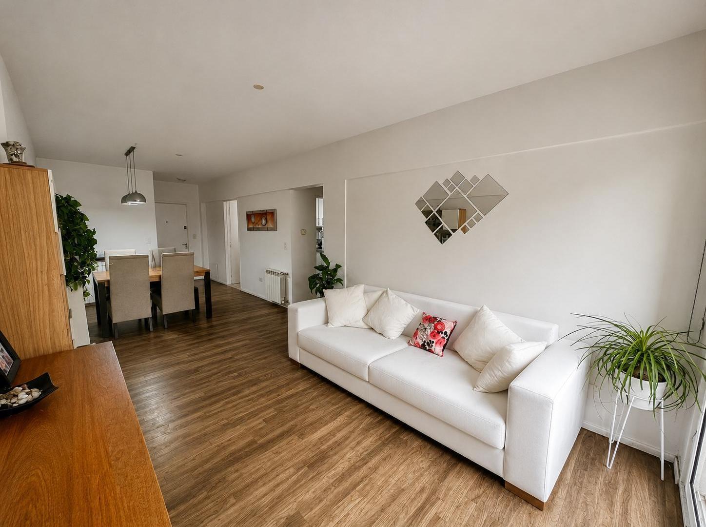 Foto de Hermoso depto 4 amb con cochera al cfrte. Vista abierta. Amenities., imagen 1