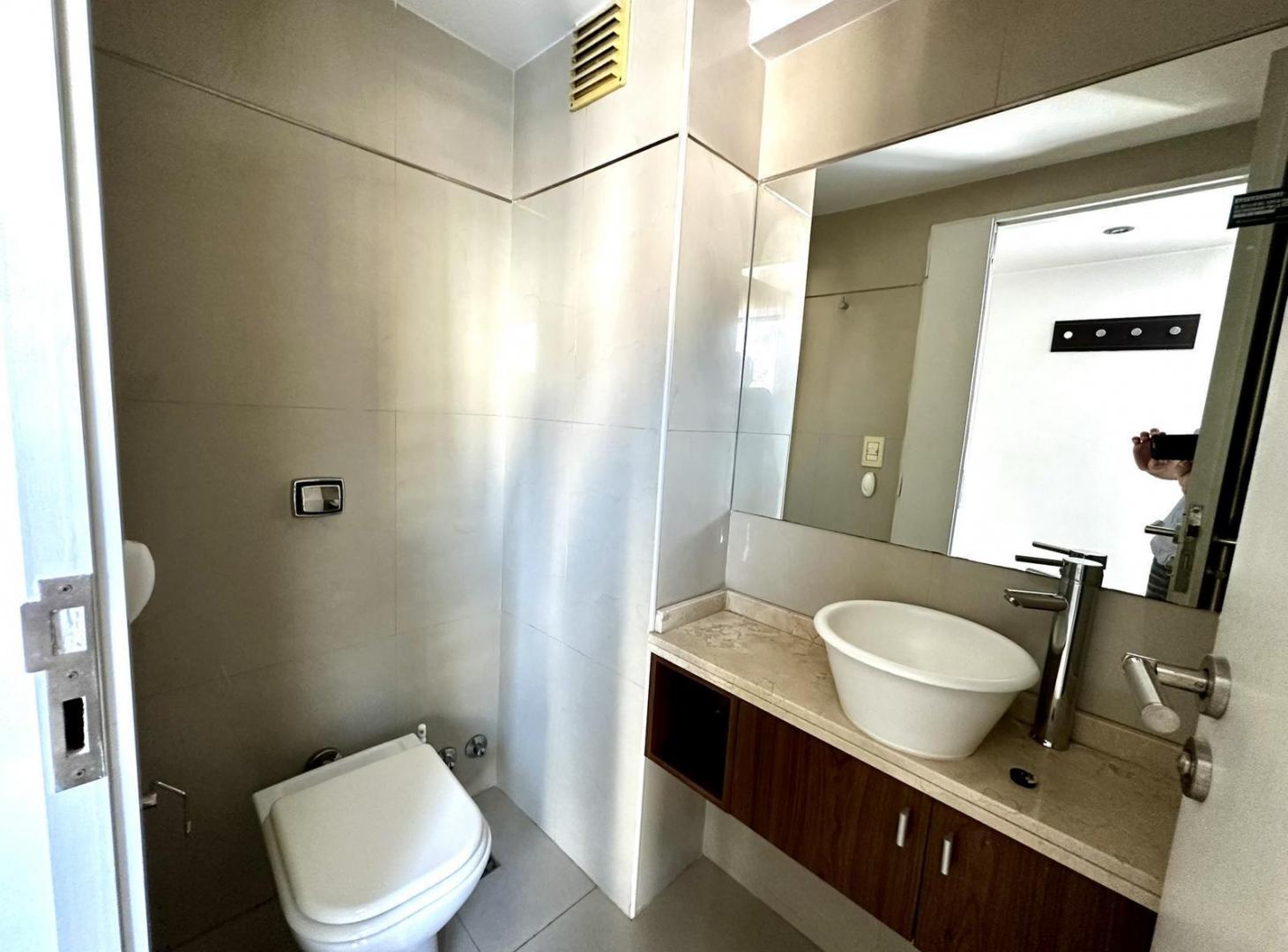 Foto de Excelente depto amoblado. Balcón cfrte. Baño en suite + toil, imagen 5