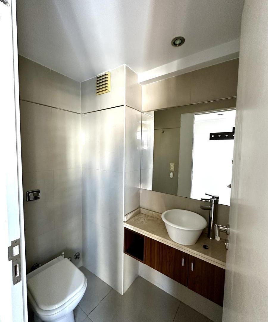 Foto de Excelente depto amoblado. Balcón cfrte. Baño en suite + toil, imagen 1
