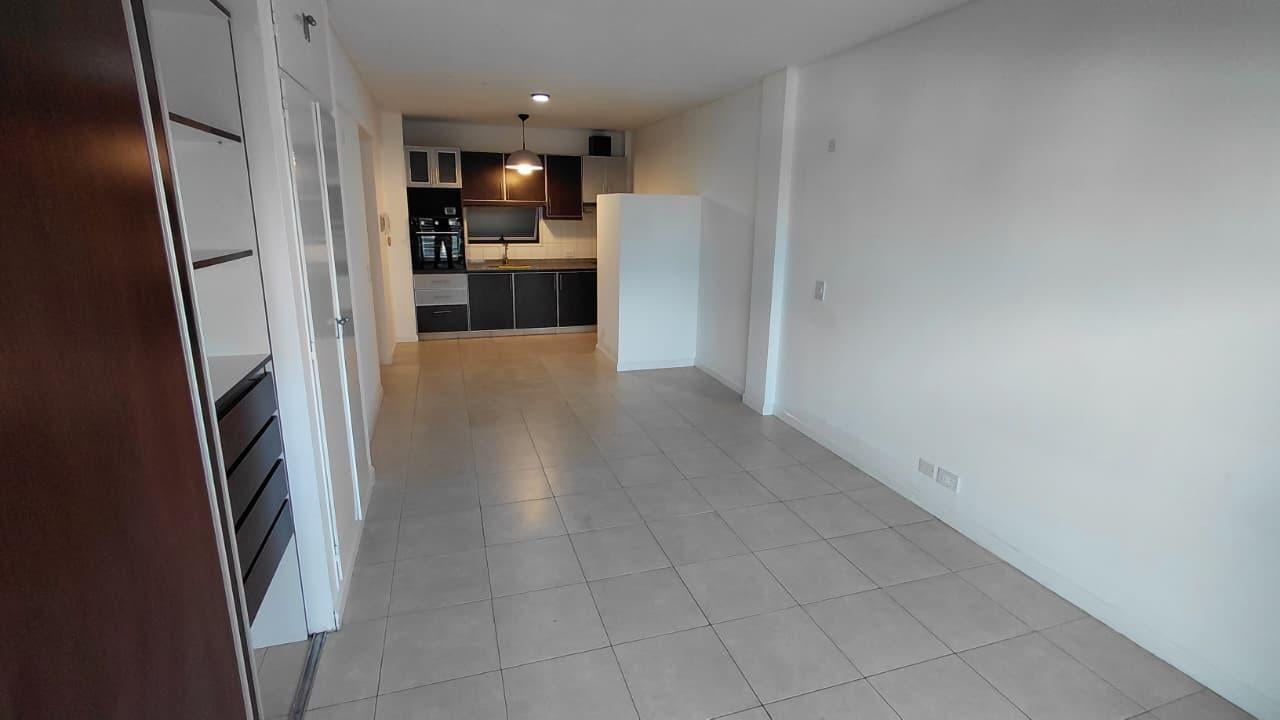 Foto de Muy lindo depto al frente con balcón y vista abierta. Baño completo, imagen 4