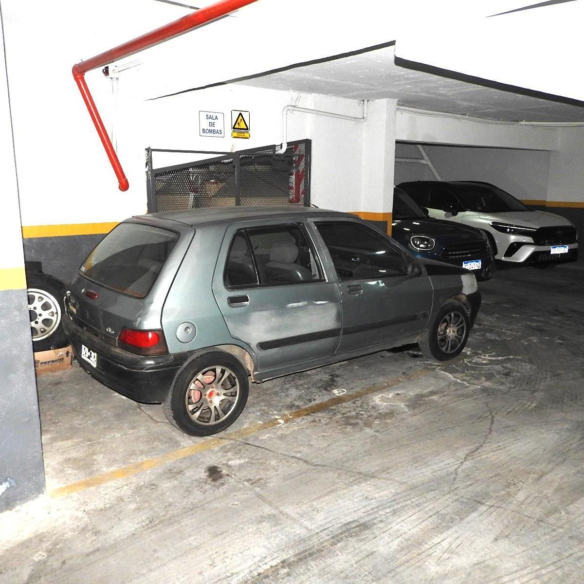 Cochera Cubierta 1° Subsuelo de Fácil Acceso Sin Coches a Los Costados 5