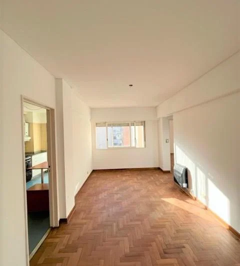 Excepc y Ampl 3 Amb c/Patio Terraza super lumin 2 cuadras Cabildo totalm pintado. Impecable! 1