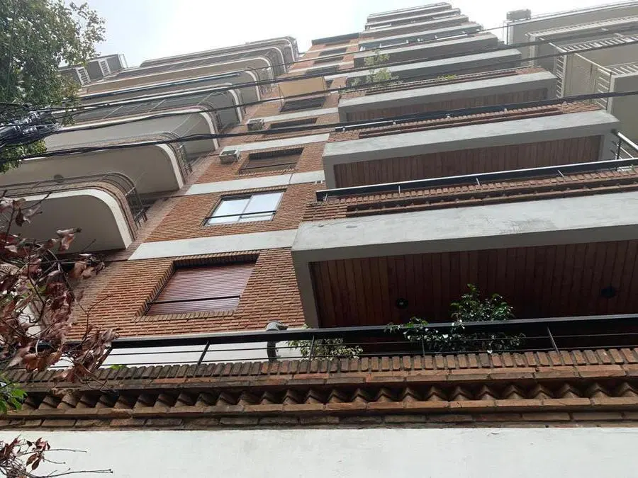Exc/Ampl S/Piso 2 Amb c/dorm c/vest Baño Toil Ap Prof mts subte y Cabildo 3