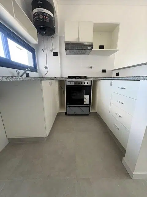 HERMOSO 2 AMB A ESTRENAR C/DORM EN STE+TOIL COC A GAS +LAV IND BAJAS EXPENSAS 5