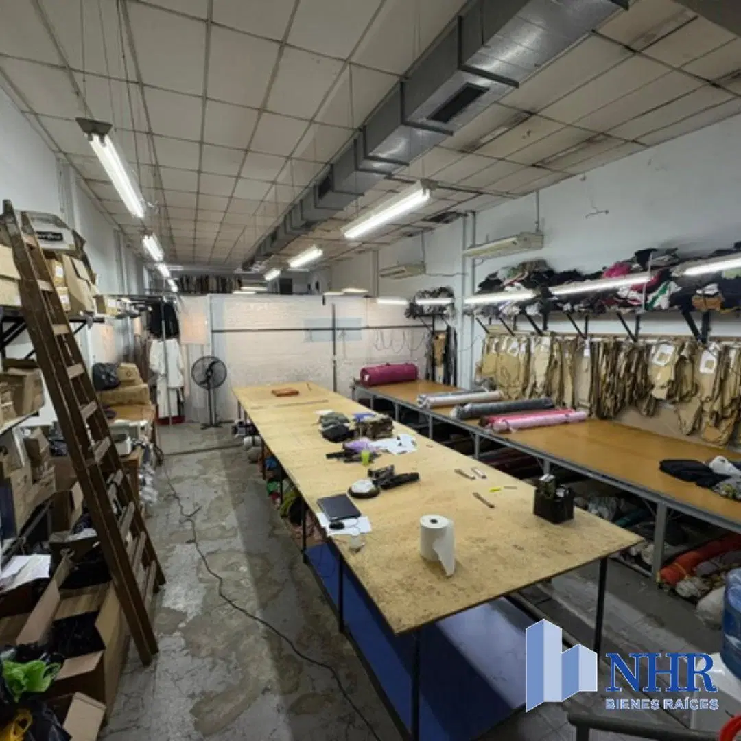 Espect Galpón/Deposito/Local Comerc s/lote Ppio 8,56 x 37,40 mt apr Ofic s/Av Dorrego y Av Cordoba 5