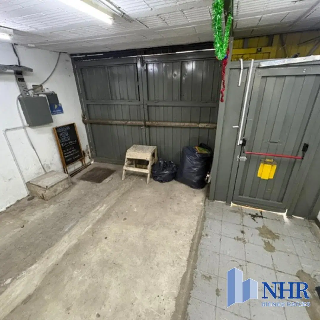 Espect Galpón/Deposito/Local Comerc s/lote Ppio 8,56 x 37,40 mt apr Ofic s/Av Dorrego y Av Cordoba 4