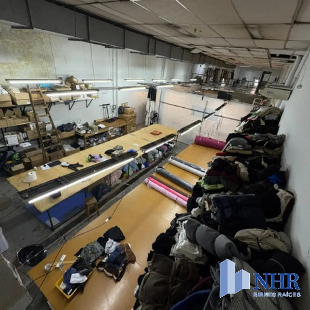 Espect Galpón/Deposito/Local Comerc s/lote Ppio 8,56 x 37,40 mt apr Ofic s/Av Dorrego y Av Cordoba 1