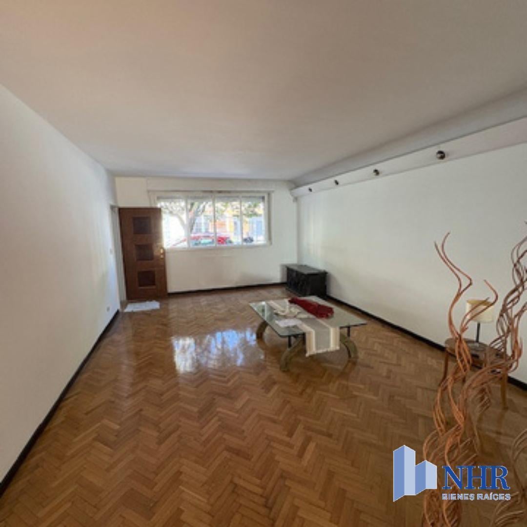 Foto de ESPECT CASA 5/6 DORM 3 PLANTAS S/GR LOTE PROPIO C/GR JARDIN QCHO Y, imagen 3