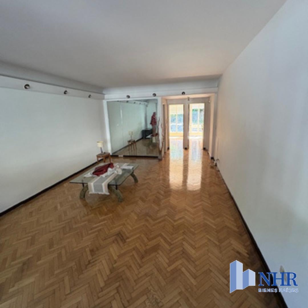 Foto de ESPECT CASA 5/6 DORM 3 PLANTAS S/GR LOTE PROPIO C/GR JARDIN QCHO Y, imagen 2