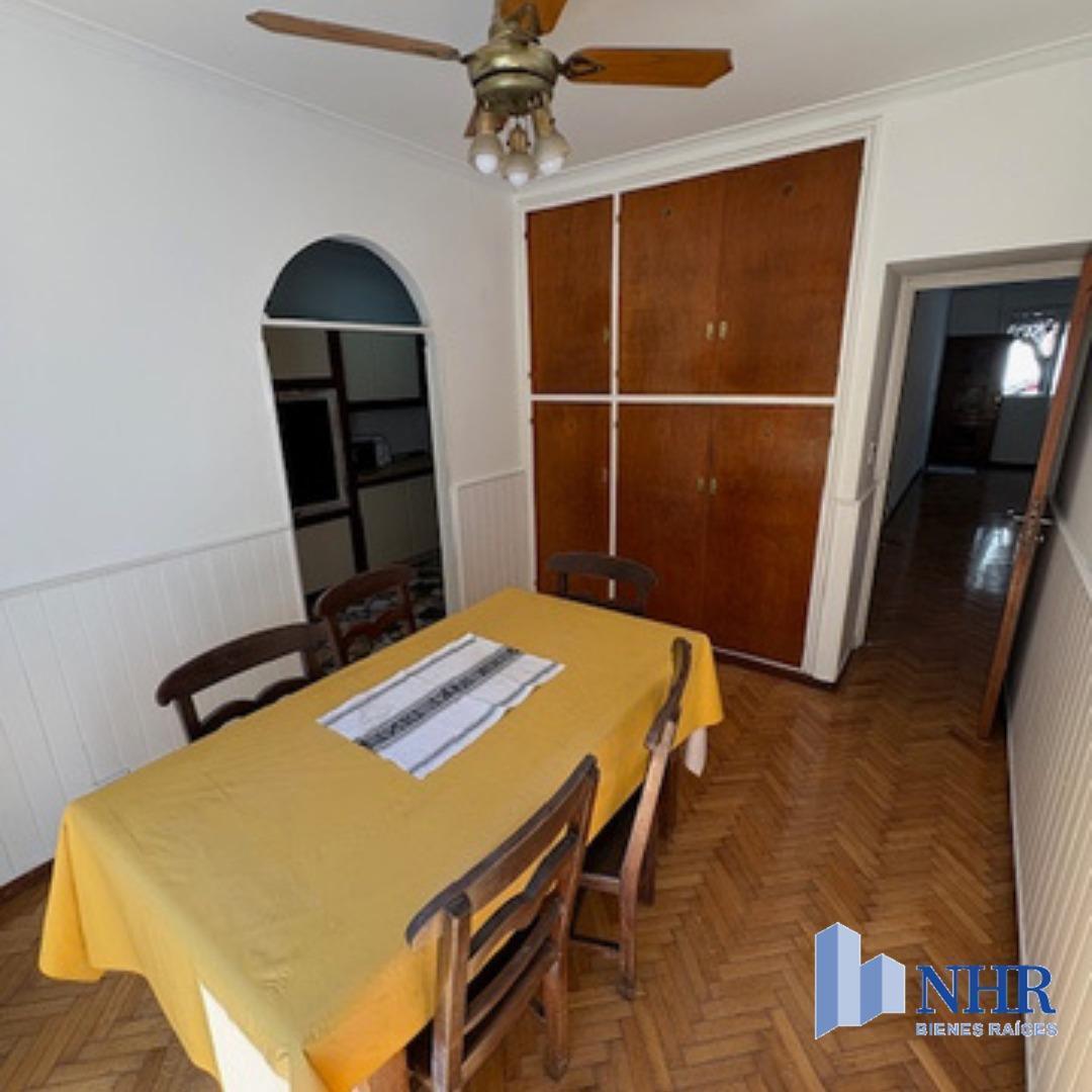 Foto de ESPECT CASA 5/6 DORM 3 PLANTAS S/GR LOTE PROPIO C/GR JARDIN QCHO Y, imagen 4