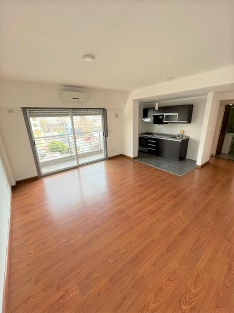 Foto de Hermoso 2 Ambientes 15 años con balcón Cochera cocina y lavadero mts, imagen 3