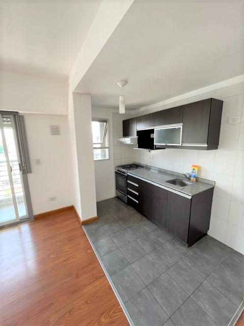 Foto de Hermoso 2 Ambientes 15 años con balcón Cochera cocina y lavadero mts, imagen 1