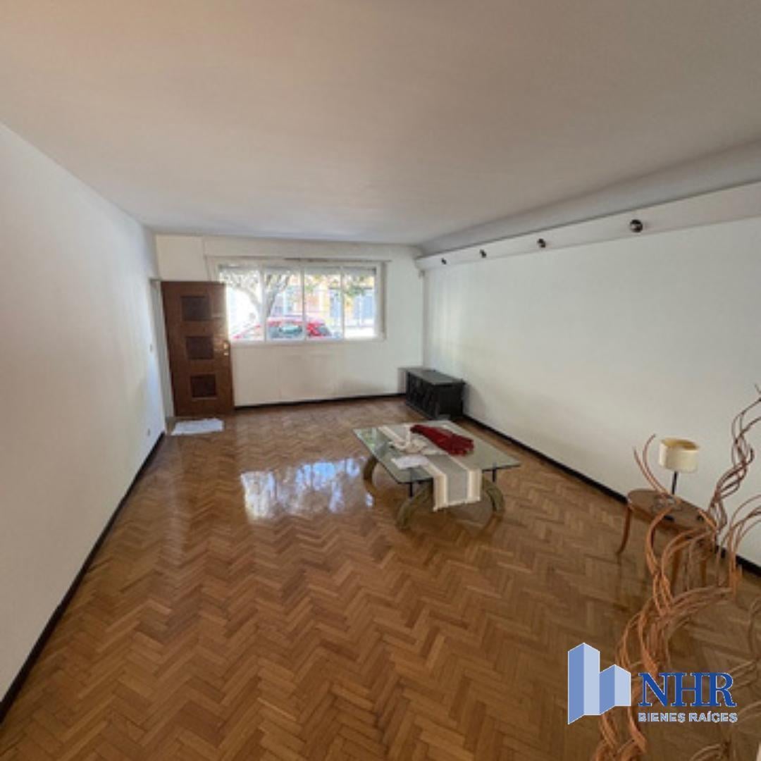 Foto de ESPECT CASA 5/6 DORM 3 PLANTAS S/GR LOTE PROPIO C/GR JARDIN QCHO Y, imagen 5