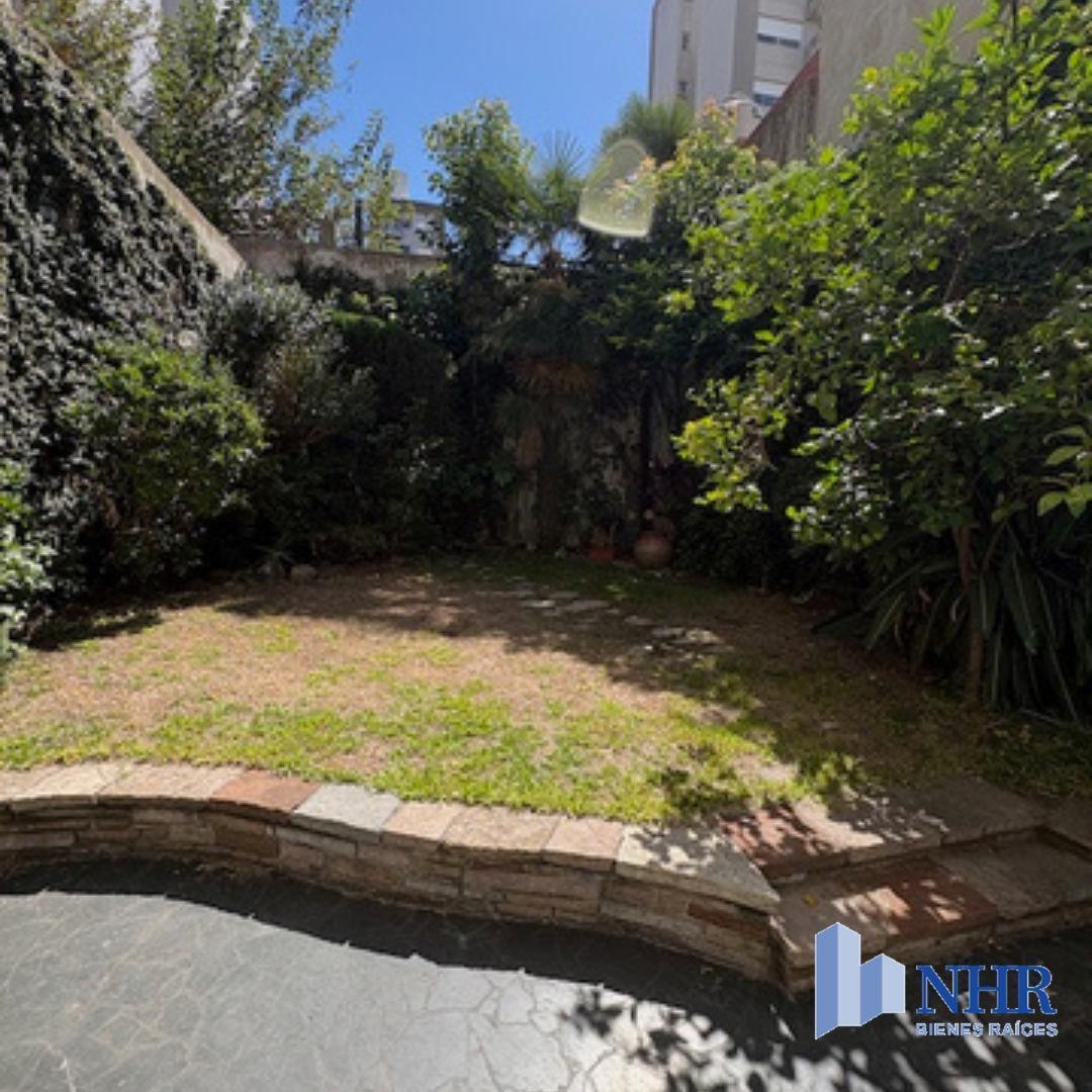 Foto de ESPECT CASA 5/6 DORM 3 PLANTAS S/GR LOTE PROPIO C/GR JARDIN QCHO Y, imagen 3