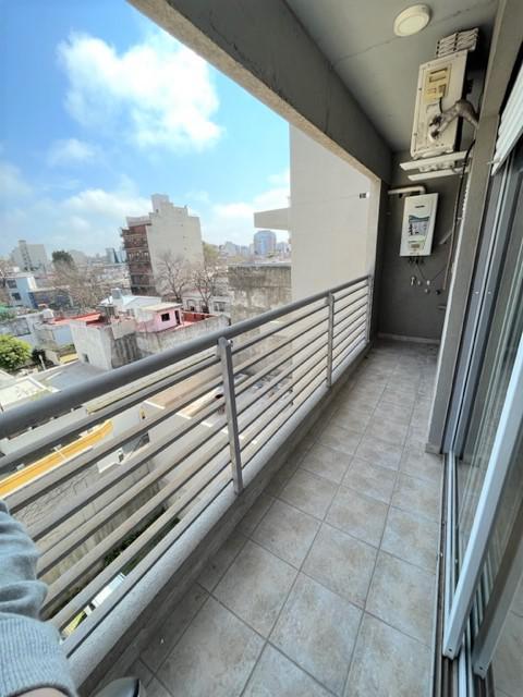 Foto de Hermoso 2 Ambientes 15 años con balcón Cochera cocina y lavadero mts, imagen 2