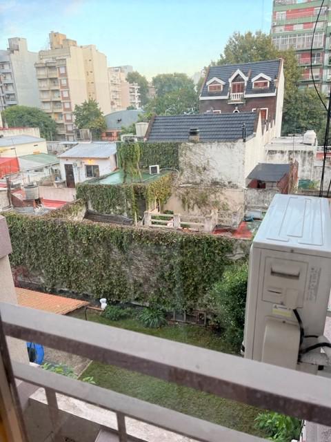 Foto de 2 Ambientes super luminoso con cochera fija mts Av. Directorio, imagen 2