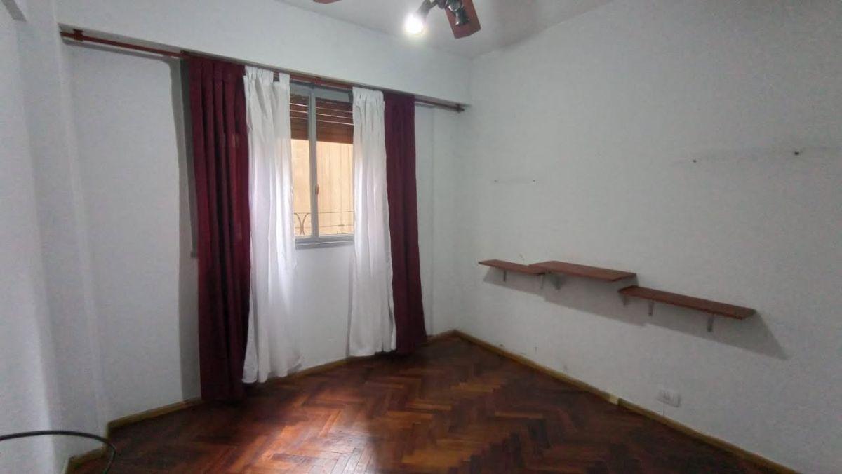 Foto de 2 AMB CON BALCÓN FRANCÉS Y DETALLES DE ÉPOCA, imagen 2