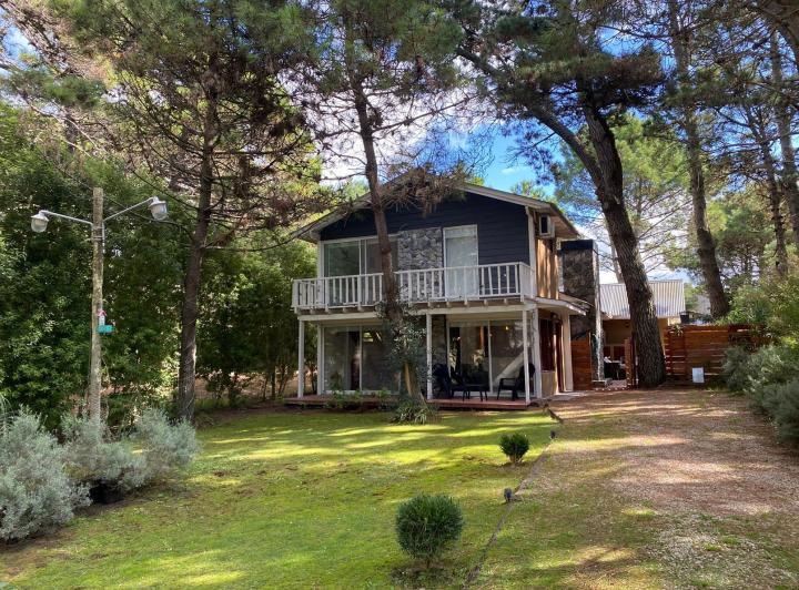 DUEÑO VENDE - Hermosa casa en excelente zona de Mar de las pampas. 4