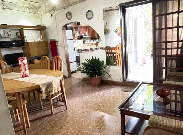 Saavedra - Casa en lote propio con patio, cochera y terraza. 5