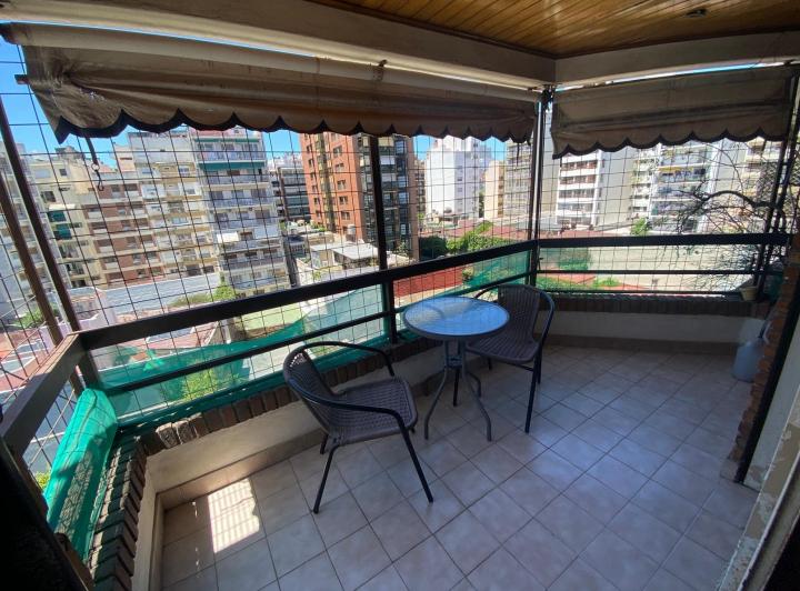 Semipiso 4 ambientes con cochera y baulera - Impecable! Vista abierta! 2
