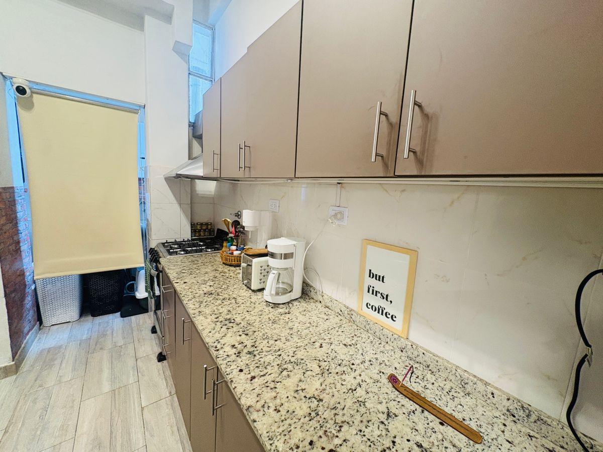 Departamento reciclado a nuevo con 2 habitaciones y dependencia