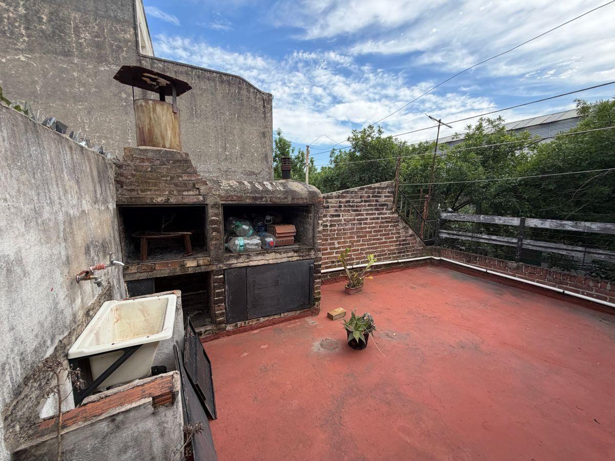 Barracas | PH en Venta + 2 Locales + Terraza con Parrilla