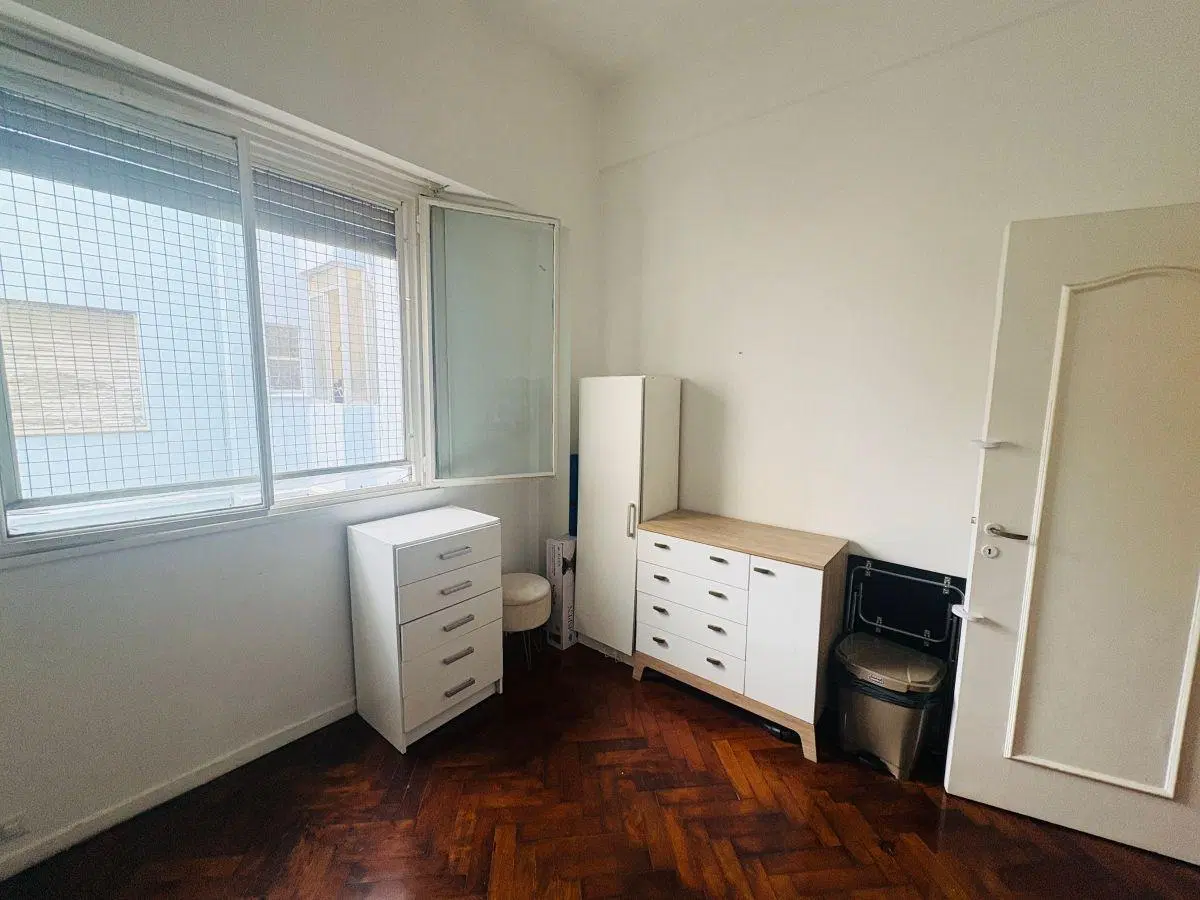 Departamento reciclado a nuevo con 2 habitaciones y dependencia 5