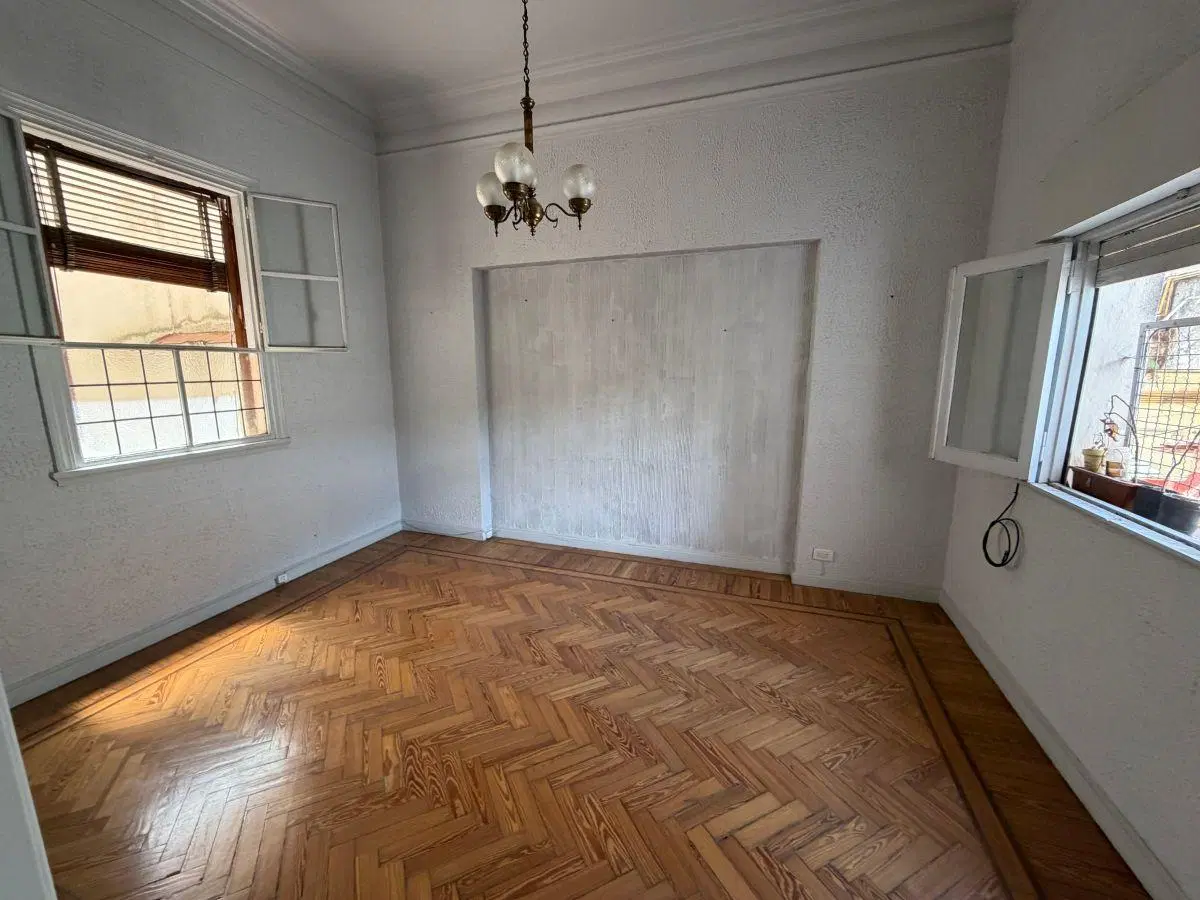 Venta - San Telmo- 3 Ambientes con Dependencia - Edificio de Estilo 4