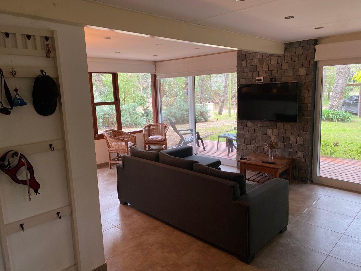 Foto de DUEÑO VENDE - Hermosa casa en excelente zona de Mar de las pampas., imagen 3