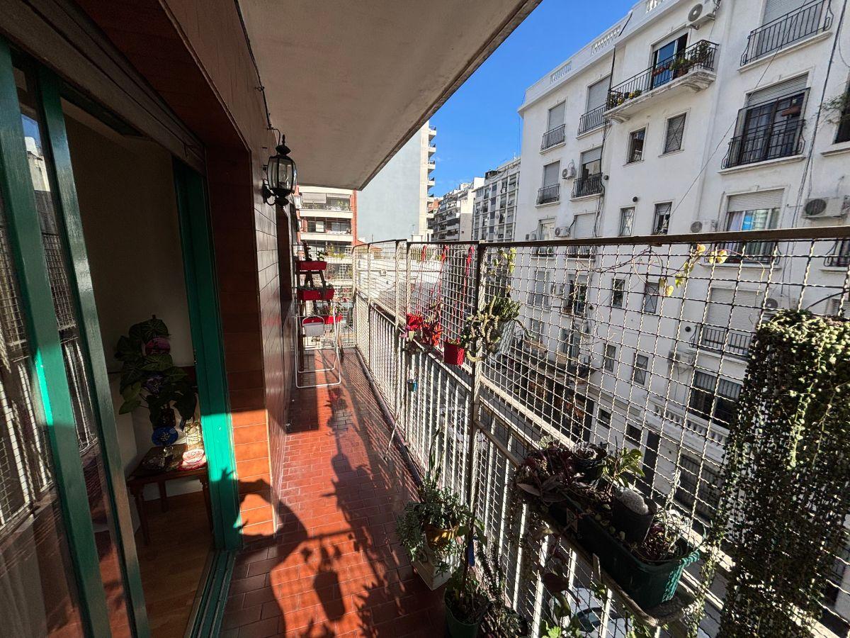 Foto de ALQUILER - Villa Crespo - 2 ambientes al frente con balcon - Todo luz y, imagen 3