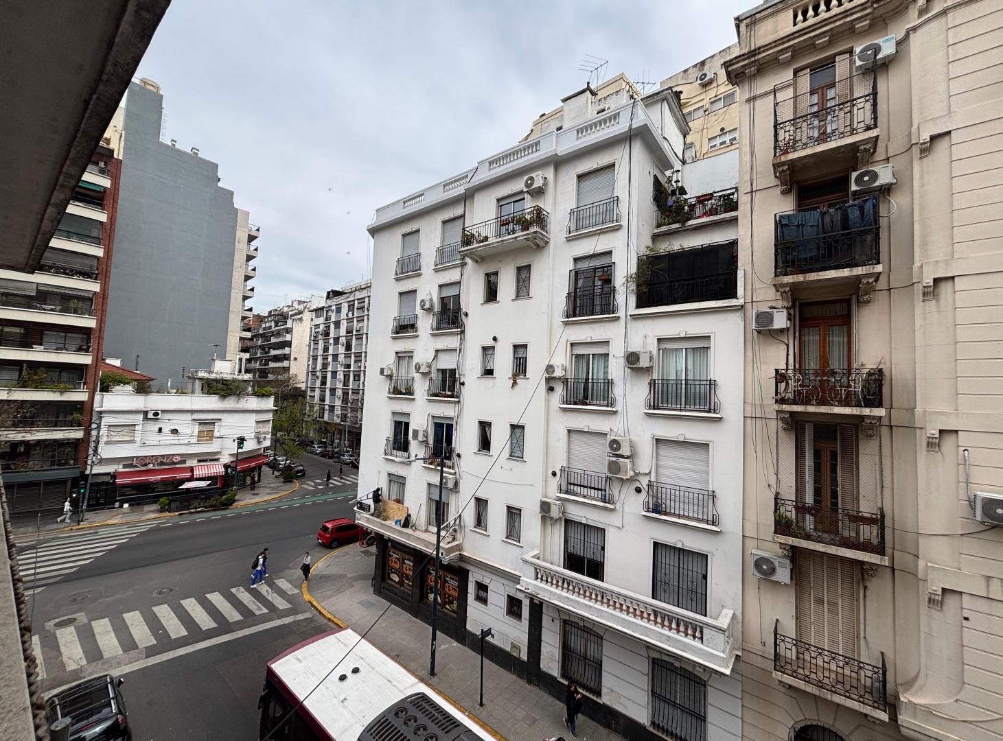 Foto de ALQUILER - Villa Crespo - 2 ambientes al frente con balcon - Todo luz y, imagen 5