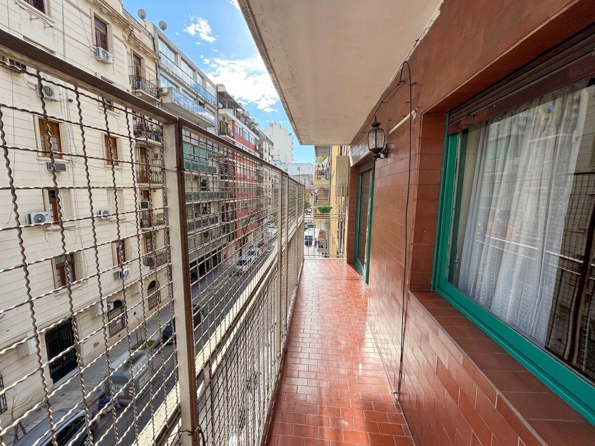 Foto de ALQUILER - Villa Crespo - 2 ambientes al frente con balcon - Todo luz y, imagen 1