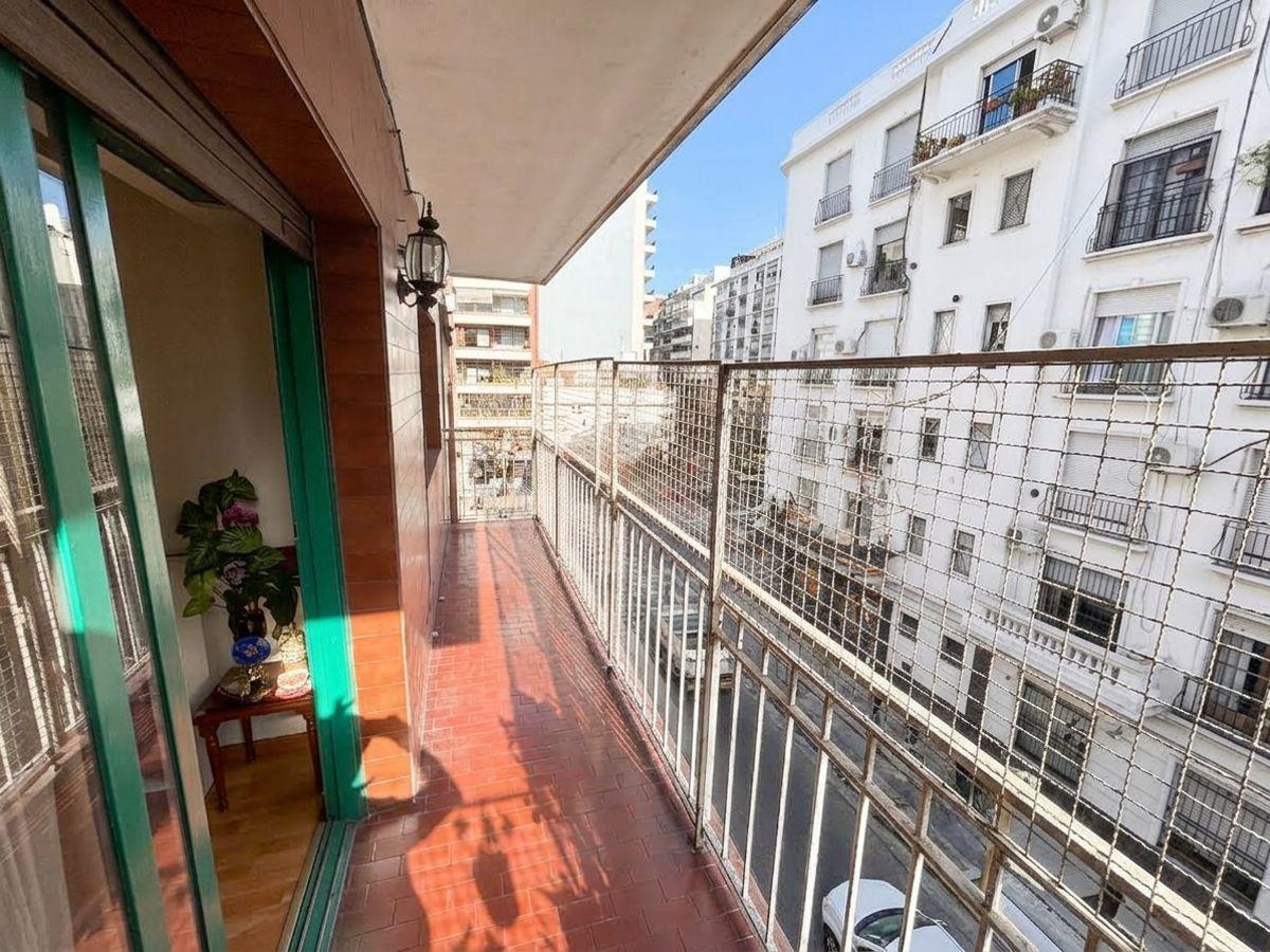 Foto de ALQUILER - Villa Crespo - 2 ambientes al frente con balcon - Todo luz y, imagen 3