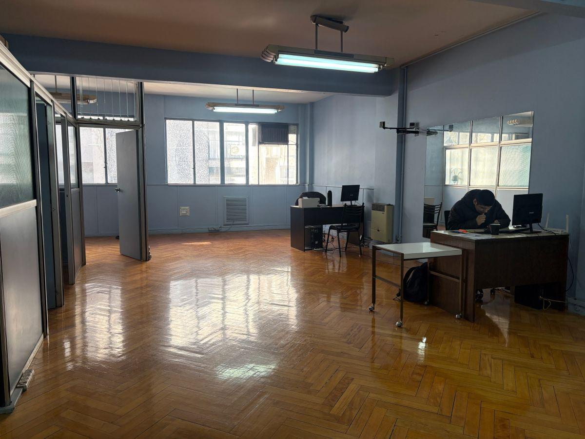 Foto de Excelente Oficina comercial de 80 m² en venta en Balvanera, imagen 1