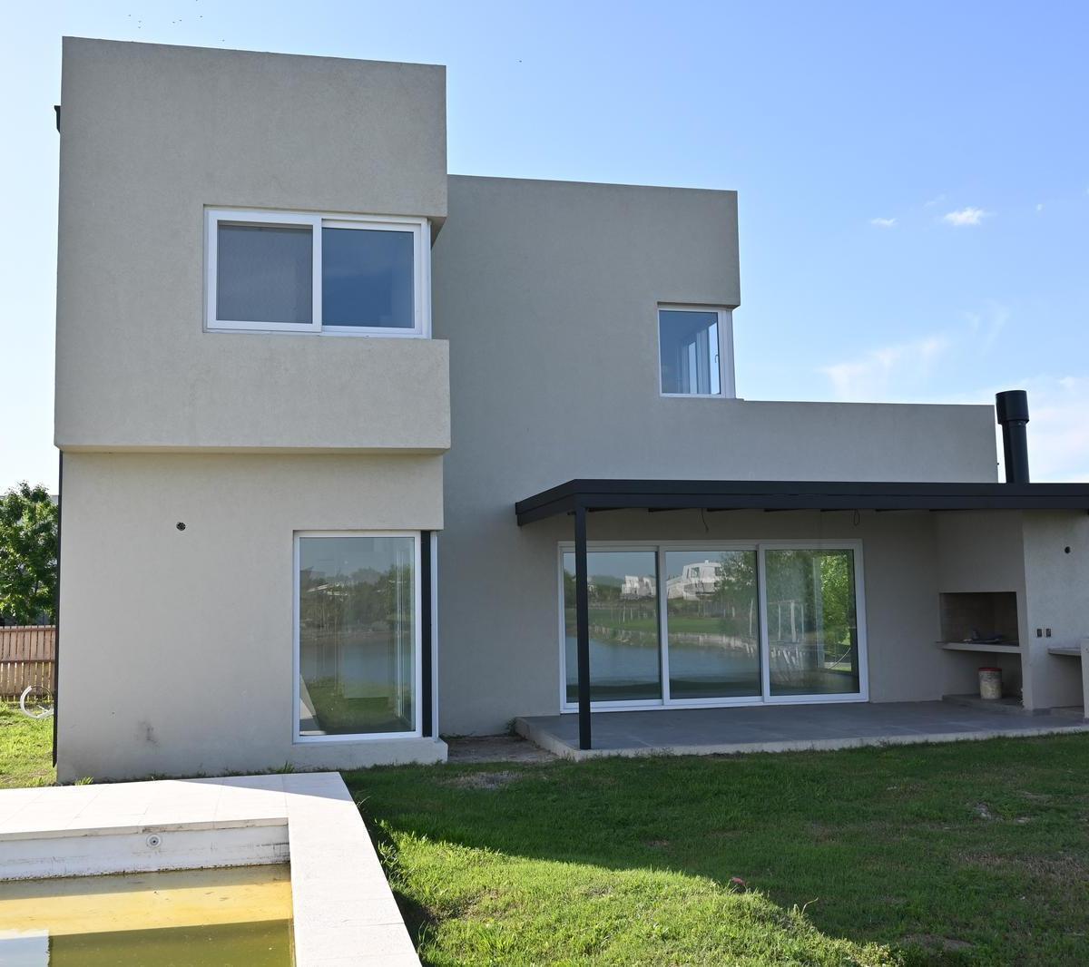Casa en venta a la laguna en El Canton, Barrio Islas, Maschwitz, Escobar