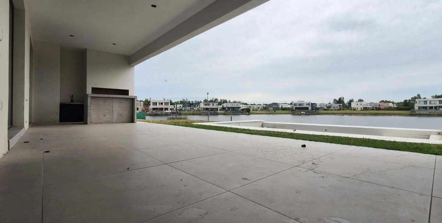 Casa en venta a la laguna en el Barrio Santa Ana, Villanueva. Tigre. A estrenar 5