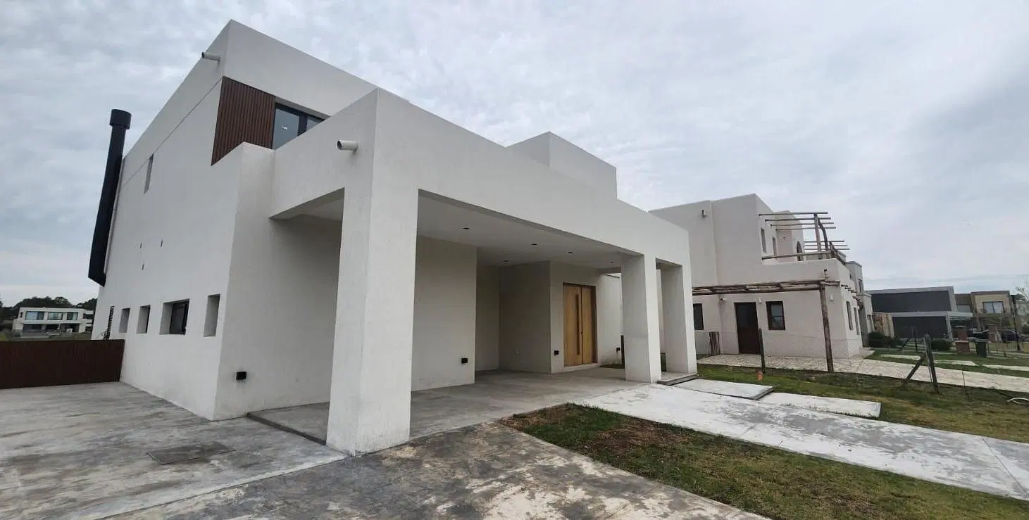 Casa en venta a la laguna en el Barrio Santa Ana, Villanueva. Tigre. A estrenar 3