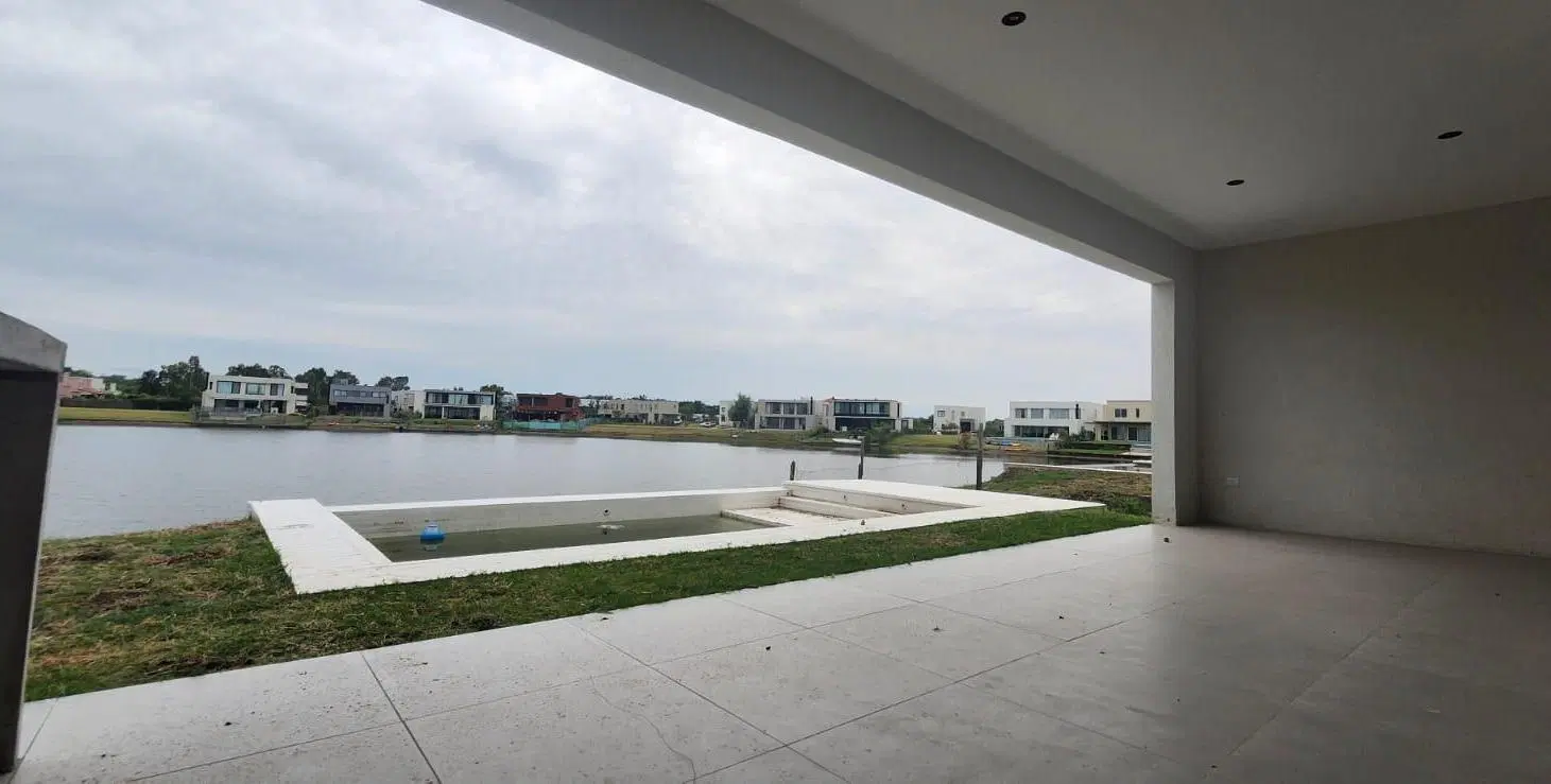 Casa en venta a la laguna en el Barrio Santa Ana, Villanueva. Tigre. A estrenar 5