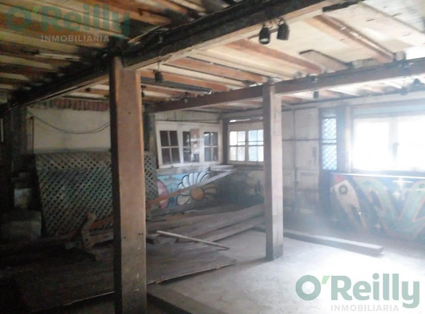 Local en venta bajo San Isidro - Calle Primera Junta 5