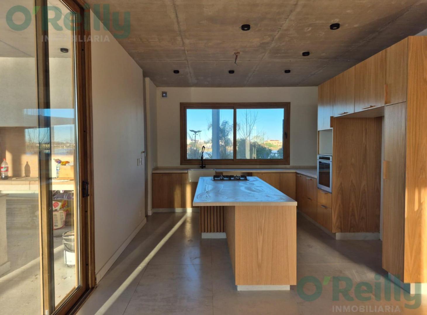 Foto de ALQUILER CASA A LA LAGUNA BARRIO SAN SEBASTIAN ESCOBAR, imagen 1