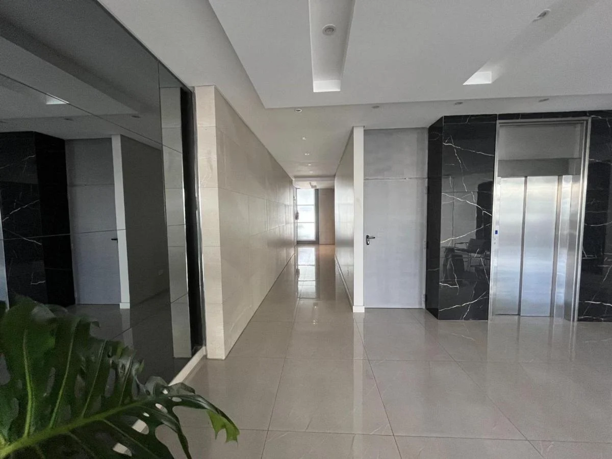 Venta 2 Ambientes con Balcon y Cochera Caballito 2