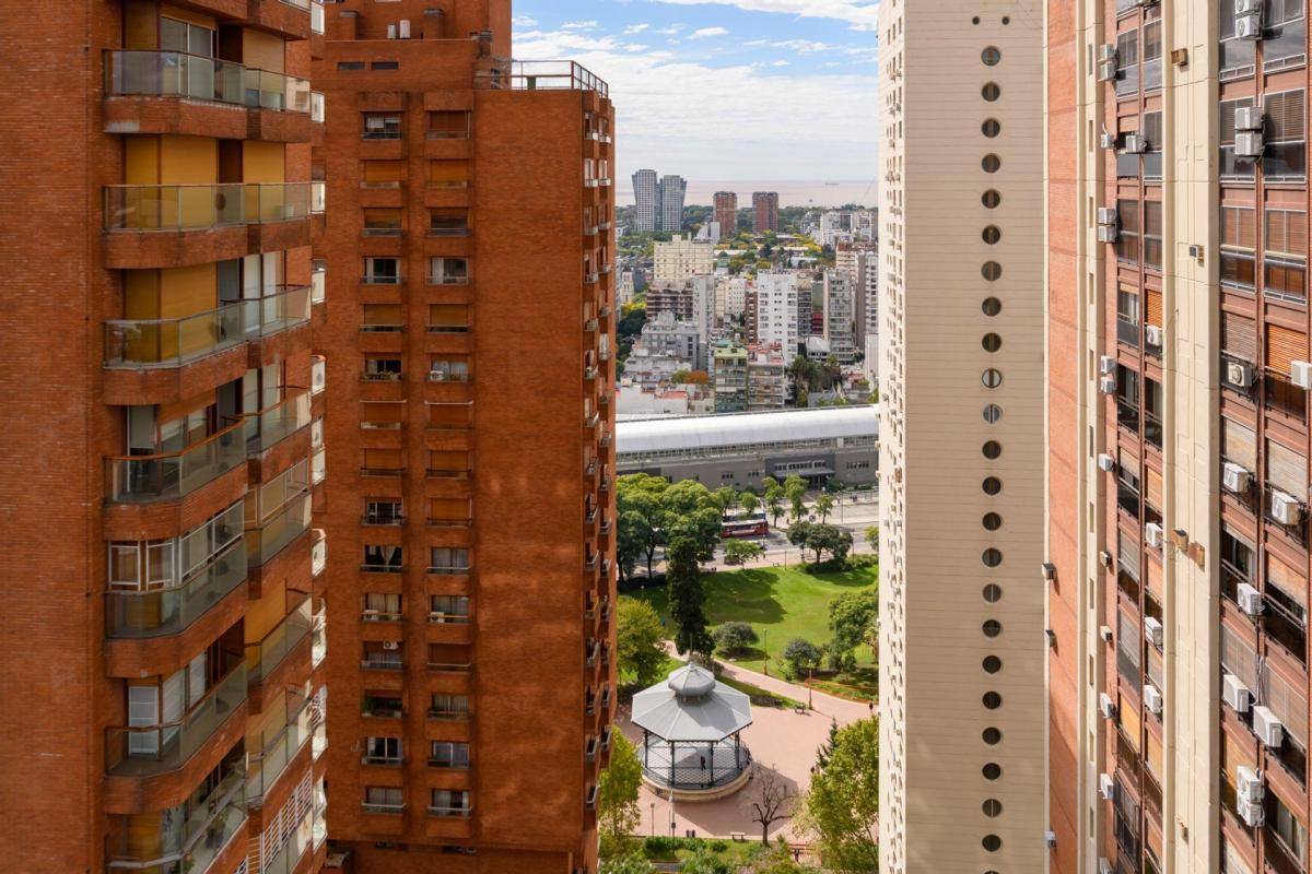 Venta Piso Duplex 6 Ambientes Piso 25 con Pileta 2