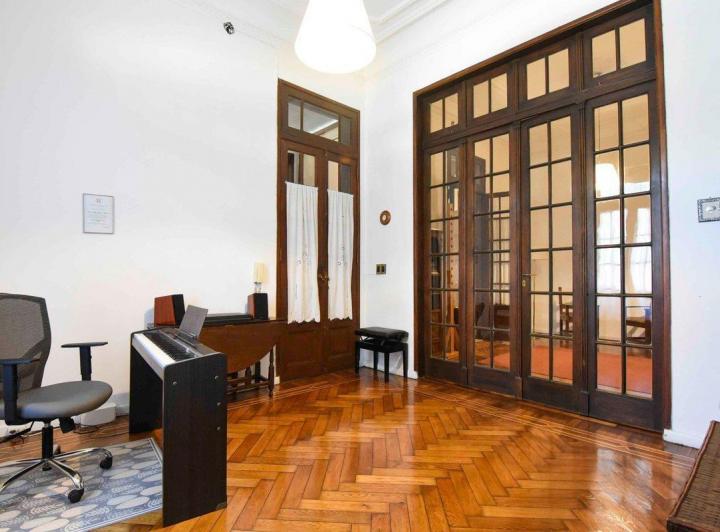 CASA CON COCHERA  IDEAL COMERCIAL Y/O VIVIENDA 2