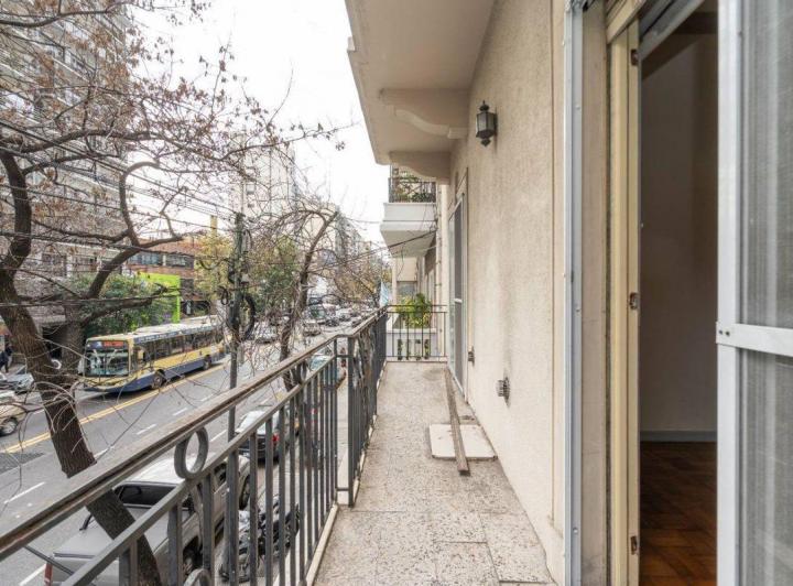 AMPLISIMO 3 AMBIENTES  CON BALCON ,LAVADERO A/CRED 5