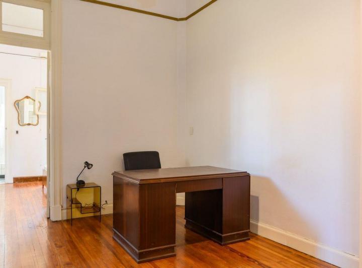 VENTA DEPARTAMENTO 4 AMBIENTES EN ALMAGRO ASCENSOR 4