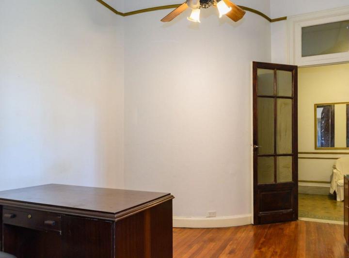 VENTA DEPARTAMENTO 4 AMBIENTES EN ALMAGRO ASCENSOR 3