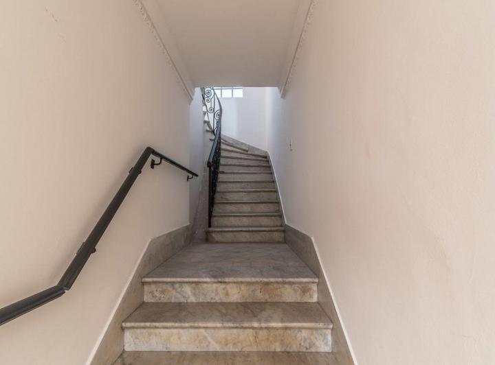 VENTA EN BLOCK EDIFICIO 5 DEPTOS + 4 OFIC. FLORES 5